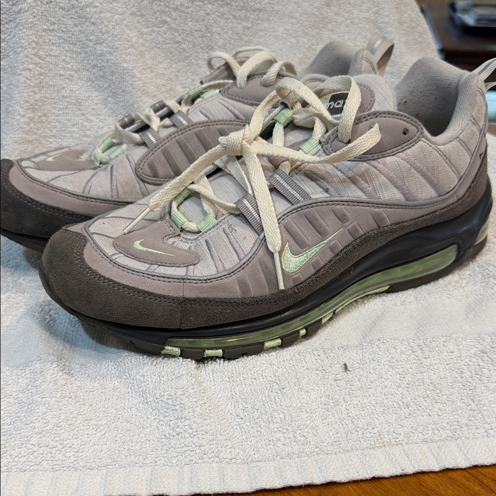 Nike Air Max 98 Men's Sneakers - Gray and Green